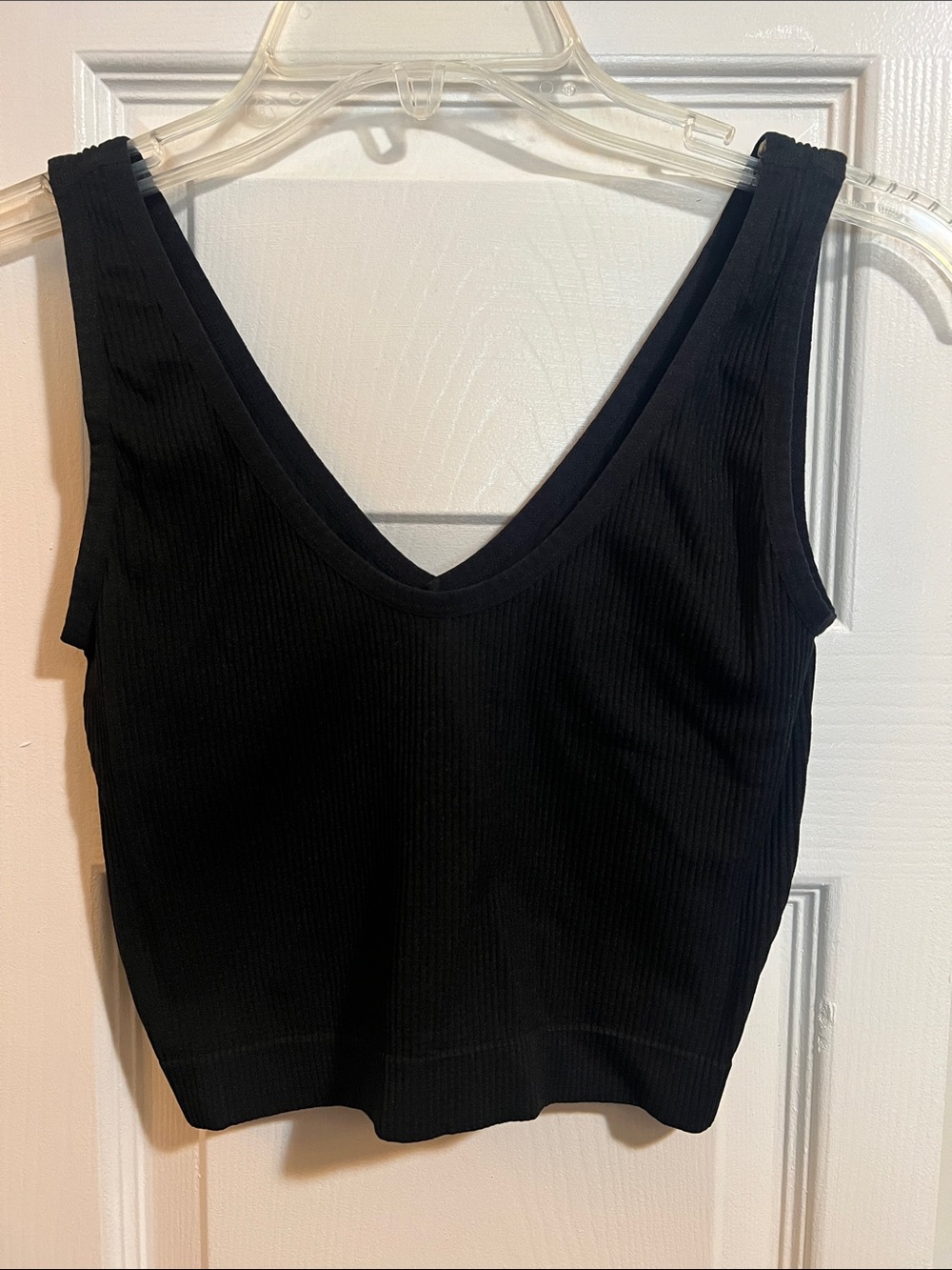 Colsie Black Ribbed V-Neck Crop Top